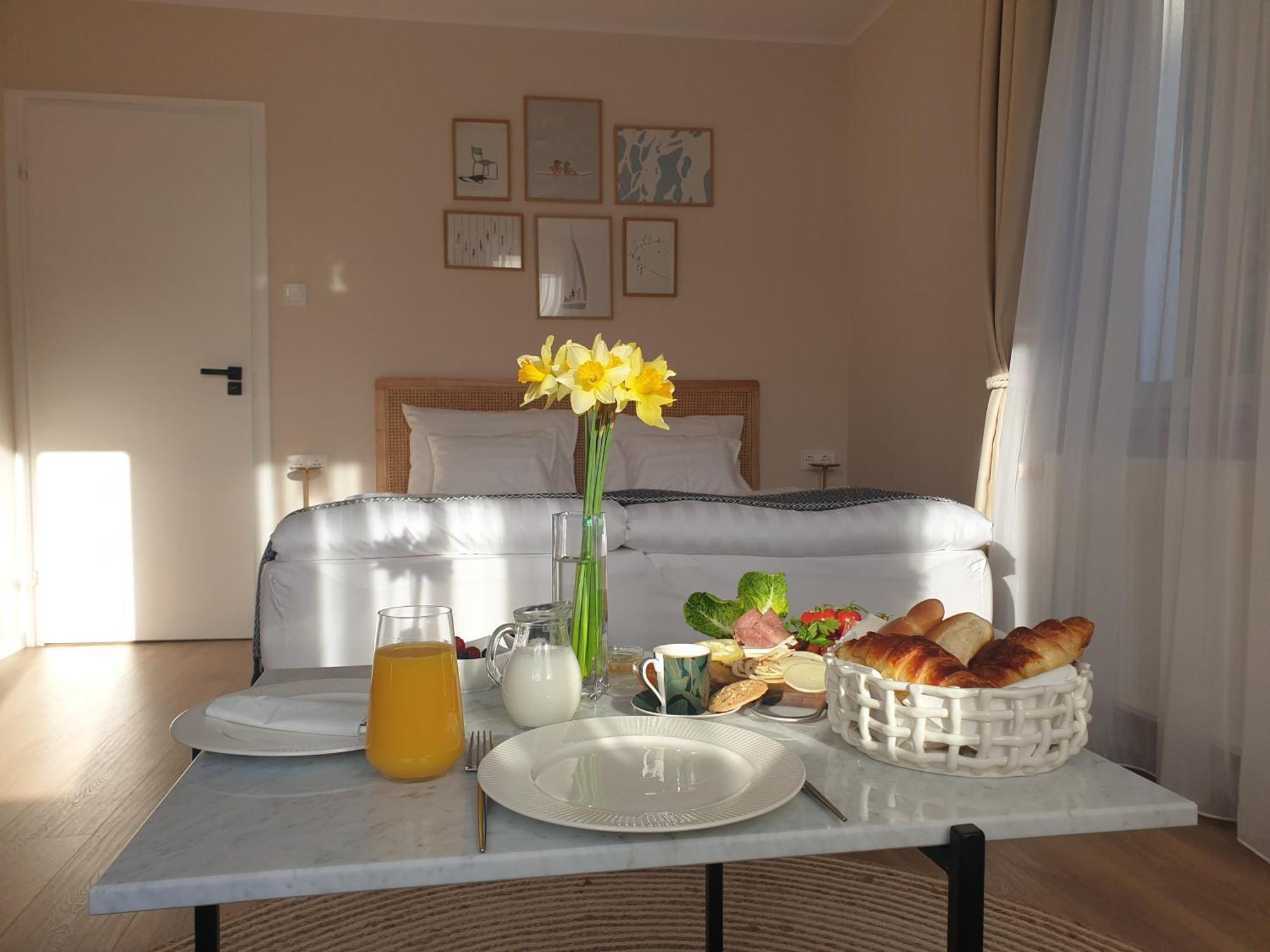 The Secret Garden - Keszthely Bed and Breakfast Exteriör bild