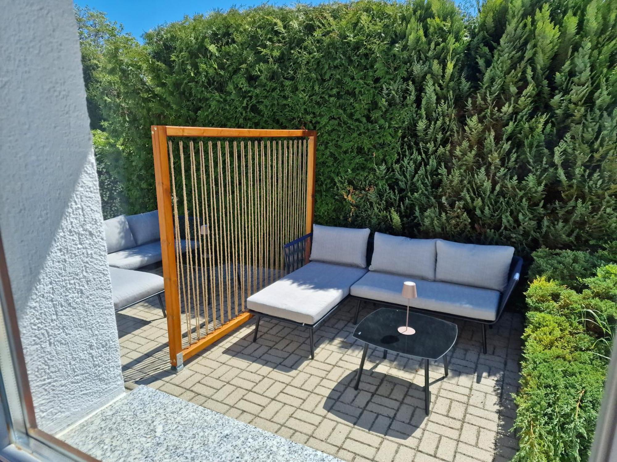 The Secret Garden - Keszthely Bed and Breakfast Exteriör bild