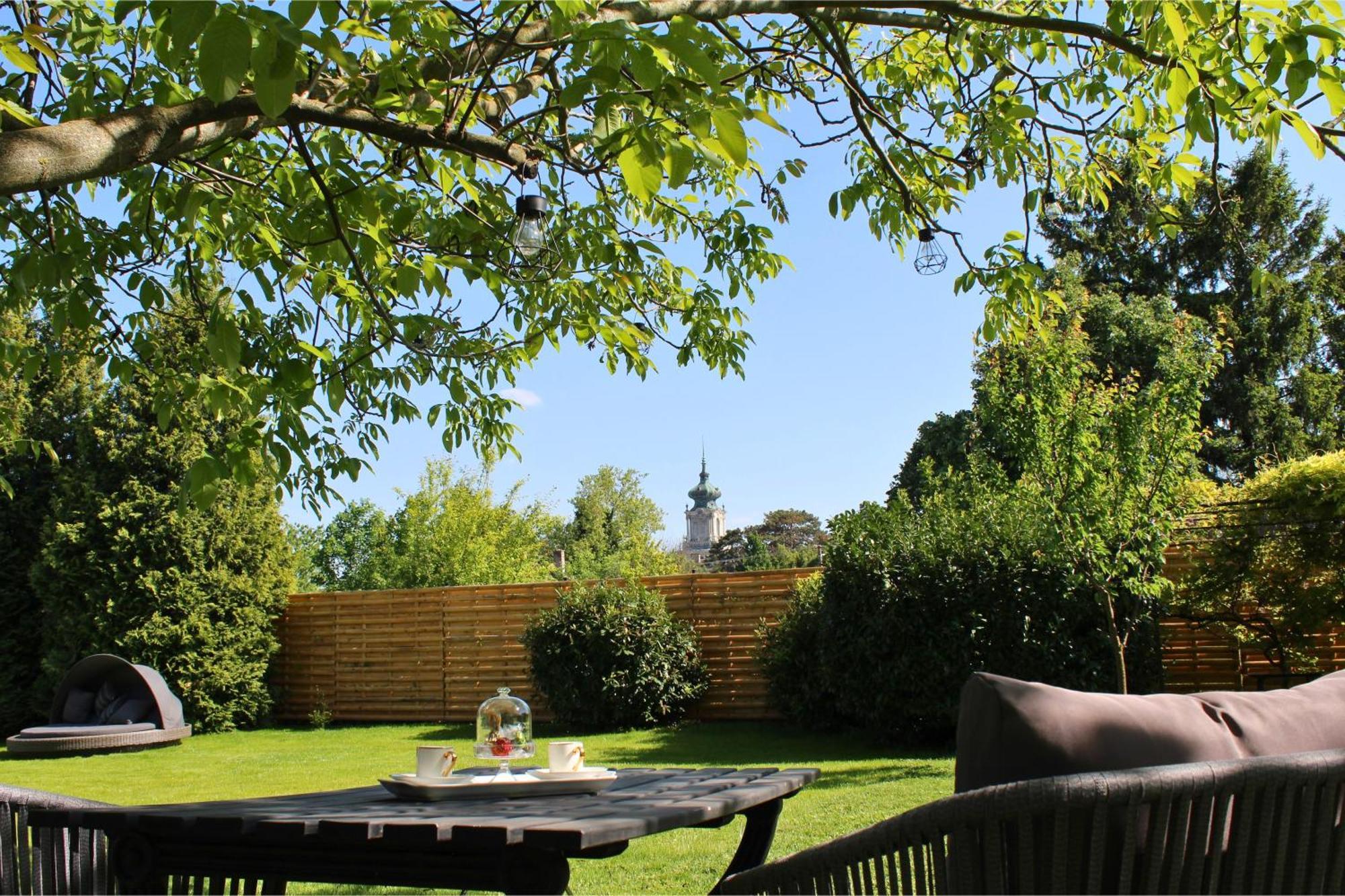 The Secret Garden - Keszthely Bed and Breakfast Exteriör bild