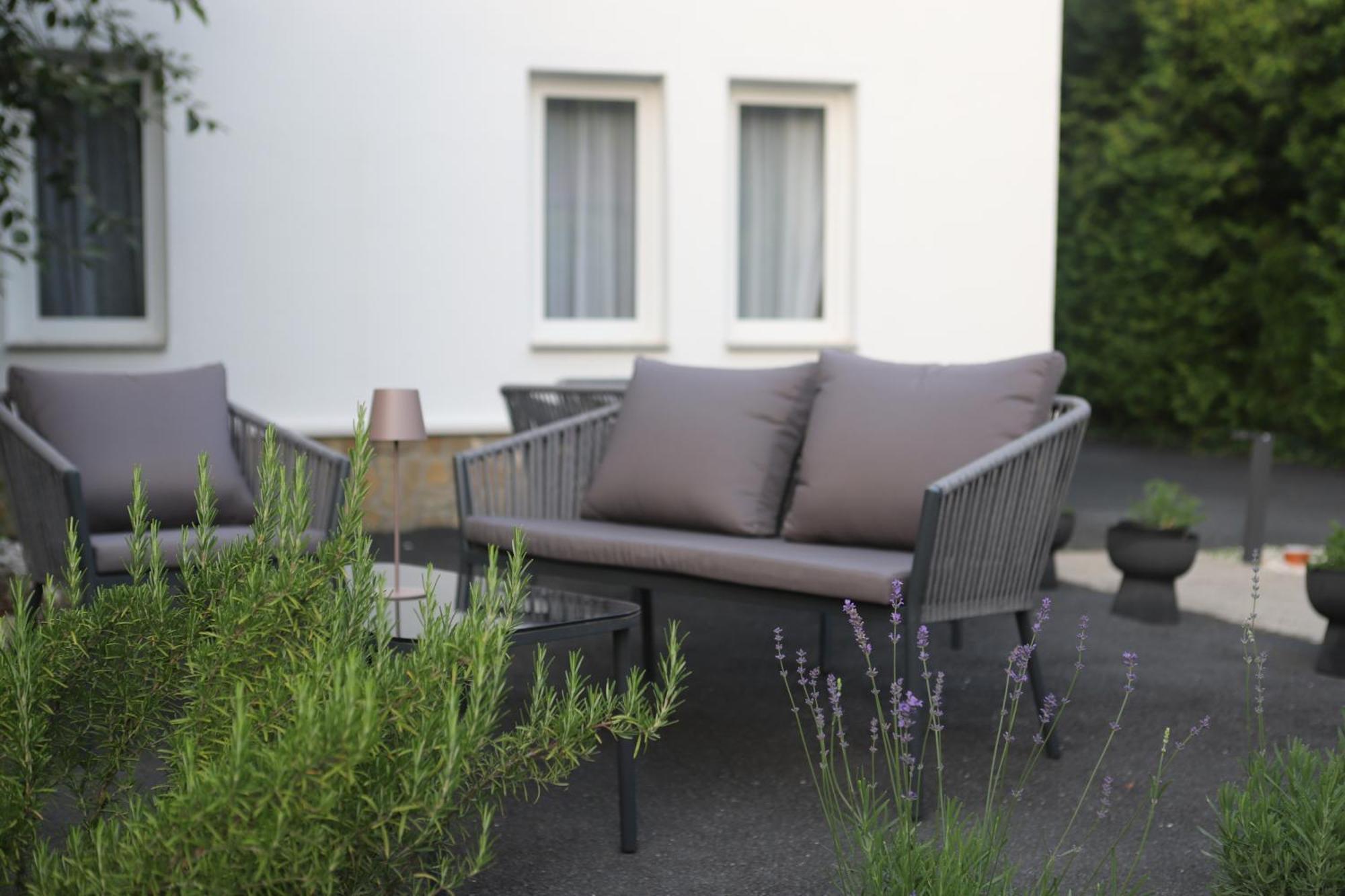 The Secret Garden - Keszthely Bed and Breakfast Exteriör bild