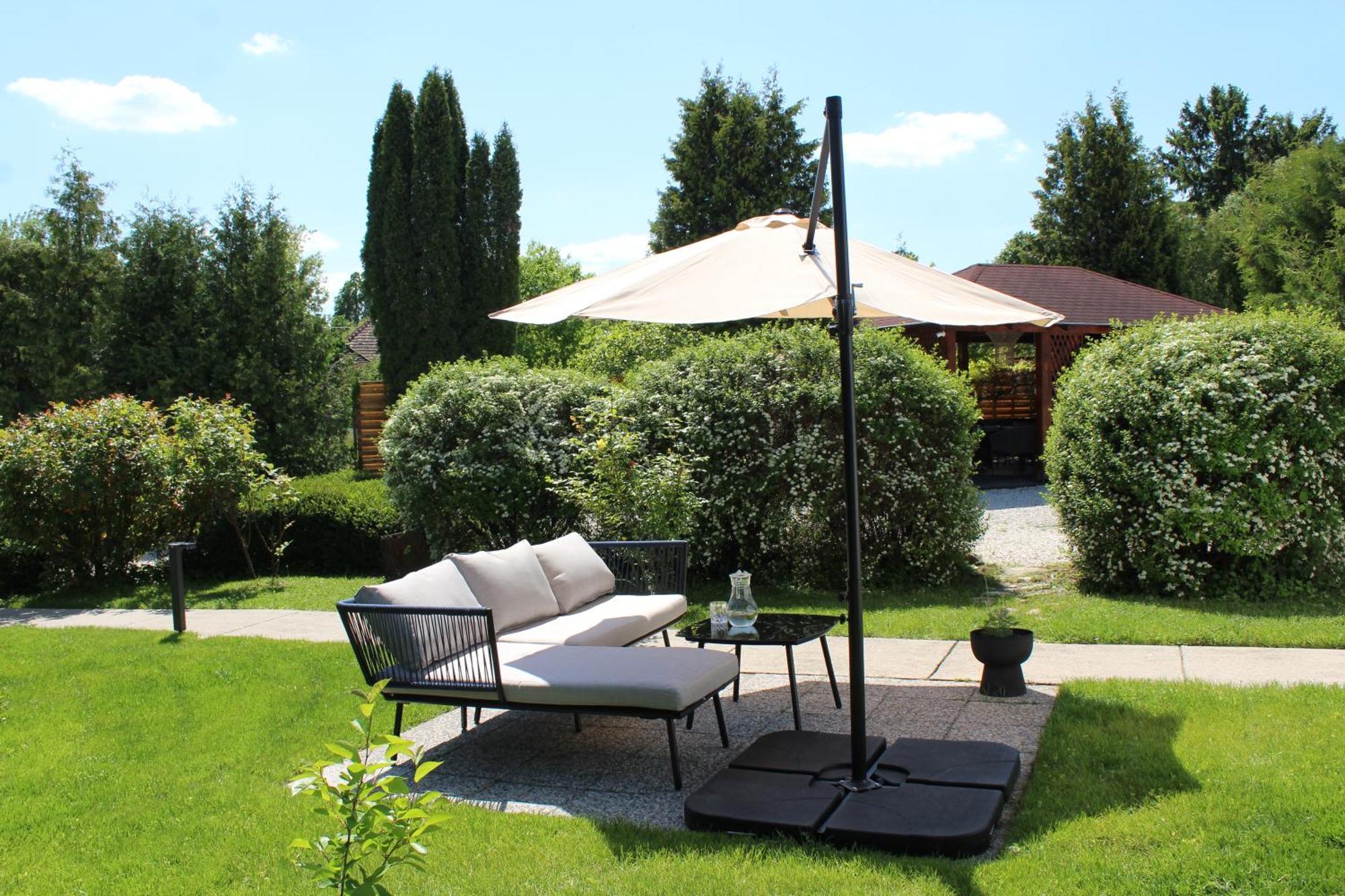 The Secret Garden - Keszthely Bed and Breakfast Exteriör bild