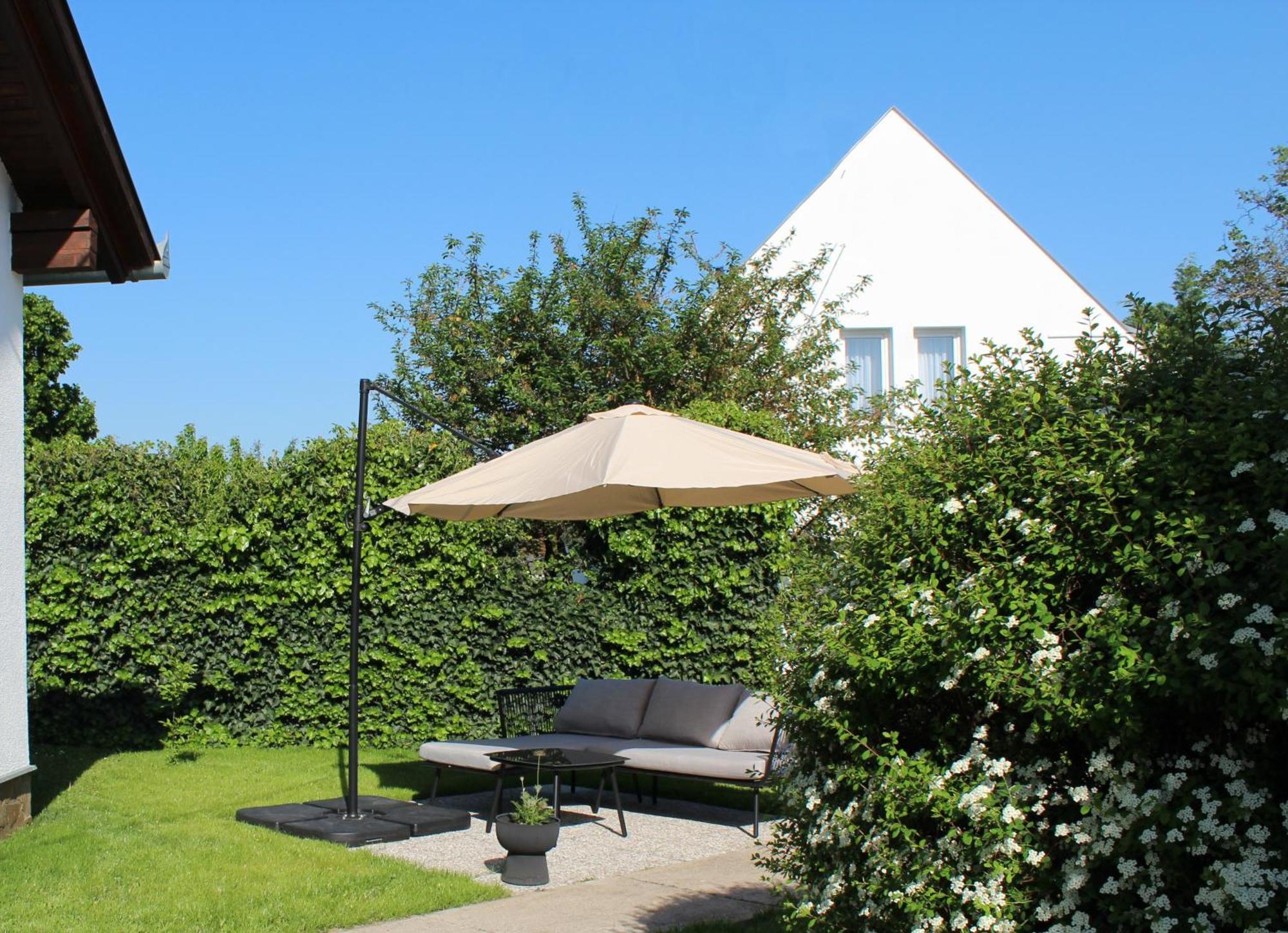 The Secret Garden - Keszthely Bed and Breakfast Exteriör bild